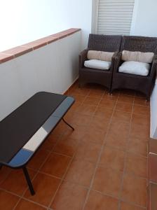 A seating area at Piso lujo el toyo