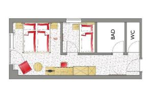 Grundriss eines Zimmers mit Rot in der Unterkunft Hotel Garni Rifflsee in Sankt Leonhard im Pitztal