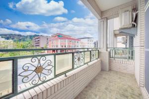 Een balkon of terras bij Knock Knock Style Inn