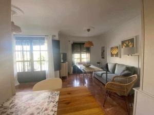 Fotografia z galérie ubytovania apartamento con vistas al rio v destinácii Seville