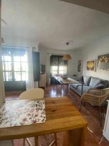 Fotografia z galérie ubytovania apartamento con vistas al rio v destinácii Seville