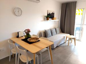 Posezení v ubytování Suite Mirapuerto - Luxury apartment with sea view
