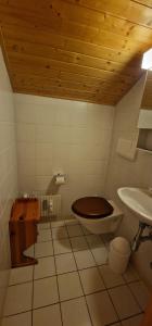 Ένα μπάνιο στο Lupin 32 +13 φωτογραφίες