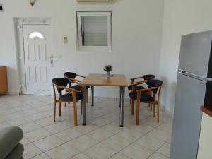 Kuchyň nebo kuchyňský kout v ubytování Apartmani Tepli Bok