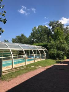 Vonkajšia záhrada v ubytovaní Gîte des Gâtines 3 étoiles