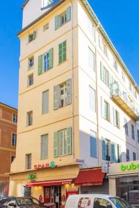 Budynek, w którym mieści się apartament