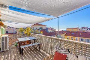 Balkon lub taras w obiekcie #9 Opera's Duplex panoramic Sea View Terrace & AC 1min to Beach
