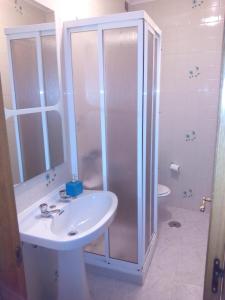 Kúpeľňa v ubytovaní 7447 Apartment 3 Bedrooms with WiFi and Sea views