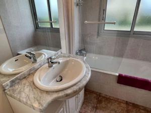 Fotografia z galérie ubytovania Attractive holiday home with garden v destinácii Moëlan-sur-Mer