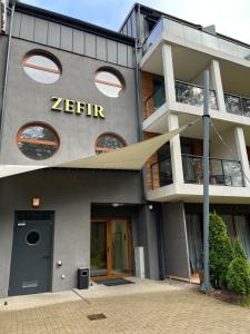 Budynek, w którym mieści się apartament