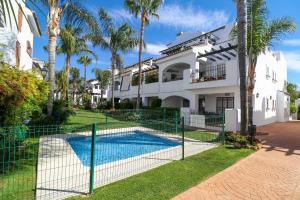 Bazén v ubytování San Pedro beachside apartment nebo v jeho okolí