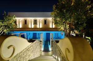 Bazén v ubytování La Pineta Hotel Beach & Spa nebo v jeho okolí