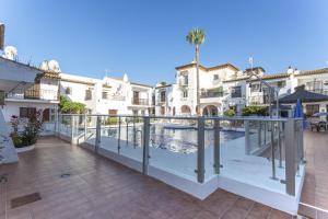Bazén v ubytování Canovas Nerja - Nueva Nerja - Pueblo Andaluz 91 nebo v jeho okolí