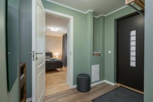 Postel nebo postele na pokoji v ubytování Loode lux with sauna