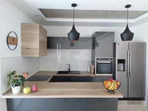 Kuchyňa alebo kuchynka v ubytovaní VILLA ENJOY LUX in Split