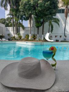 Bazén v ubytování Hotel Bahia Cartagena nebo v jeho okolí