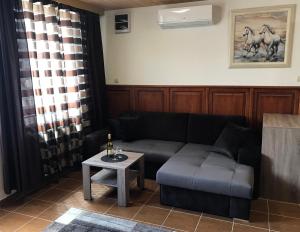 Posedenie v ubytovaní Prána Apartman