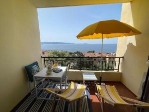 Foto de la galeria de A Piaghja, adorable studio avec vue imprenable sur la mer a Ajaccio