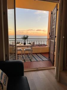 Fotografia z galérie ubytovania A Piaghja, adorable studio avec vue imprenable sur la mer v destinácii Ajaccio