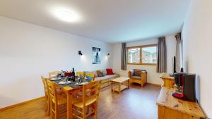 Posezení v ubytování Pracondu 1 403 - OUTDOOR & FUN charming apartment