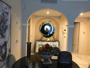 Fotografie z fotogalerie ubytování Magna Marbella - Luxurious flat close to Puerto Banús by easyBNB v destinaci Marbella