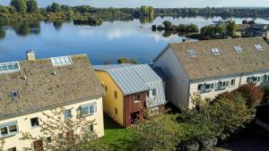 Θέα στο ποτάμι κοντά σε αυτή η παραθεριστική κατοικία