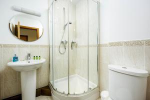 Ένα μπάνιο στο Lakeside family friendly property CW99 +22 φωτογραφίες