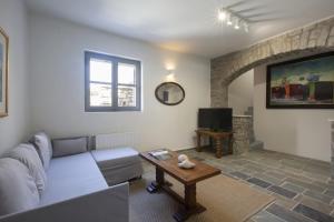 Et tv og/eller underholdning på Villa Anemos · Villa Anemos