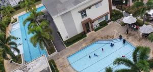 Πισίνα στο ή κοντά στο 8 spatial condo near downtown, coffee shop, SNR, Sm, hospital, Schools 2b fully furnished