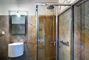 Koupelna v ubytování Zissis Hotel
