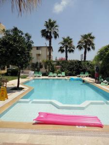 Bazén v ubytování Tuncer Garden Hotel nebo v jeho okolí + 37 fotografií
