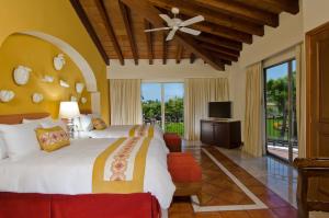 TV a/nebo společenská místnost v ubytování Casa Velas Adults Only All Inclusive