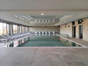 Basen w obiekcie Marina View 15 & SPA lub w pobliżu