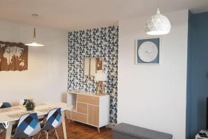 Część wypoczynkowa w obiekcie Appartement lumineux et moderne