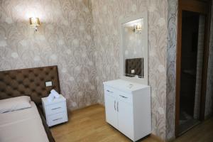 TV a/nebo společenská místnost v ubytování Hotel Celiku + 25 fotografií
