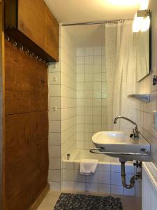 Koupelna v ubytování Bücheler OG + 20 fotografií