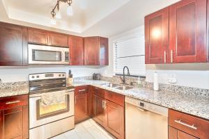 Kuchyň nebo kuchyňský kout v ubytování South Tampa Retreat Fenced Yard, Top Location! + 23 fotografií