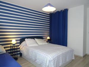 Appartement Les Sables-d'Olonne, 2 pièces, 4 personnes - FR-1-92-609にあるベッド