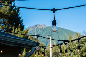 Fotografie z fotogalerie ubytování North Bend Retreat with hot tub and views of Mt Si v destinaci North Bend