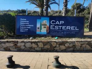 Certyfikat, podpis lub inny dokument wystawiony w obiekcie APPARTEMENT CAP ESTEREL CLIMATISE VUE MER