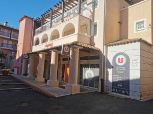 Budynek, w którym mieści się apartament