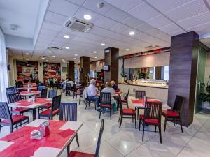 Restoran atau tempat lain untuk makan di Hotel Capital