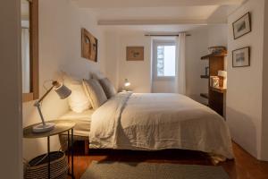 Posteľ alebo postele v izbe v ubytovaní Mougins Collection - Maisonnette Authentique - Vieux Village de Mougins