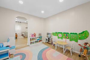 Dětský klub v ubytování The Lakewood Belle: Family Friendly Home 10 minutes to Downtown!