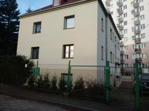 Budova, v ktorej sa apartmán nachádza