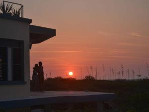 Alba o tramonto visti dall'interno della villa o dai dintorni