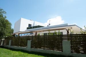 Το κτήριο όπου στεγάζεται  το διαμέρισμα