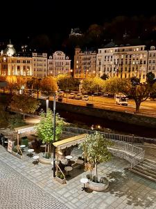 Výhľad na mesto Karlove Vary alebo výhľad na mesto priamo z apartmánu