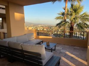 Balkón alebo terasa v ubytovaní Elegant apartment, stunning views, fully renovated in la Hacienda del Senorio de Cifuentes