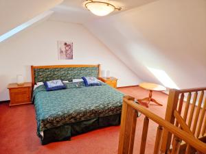 Rúm í herbergi á ROMANTIK HOTEL ELEONORA